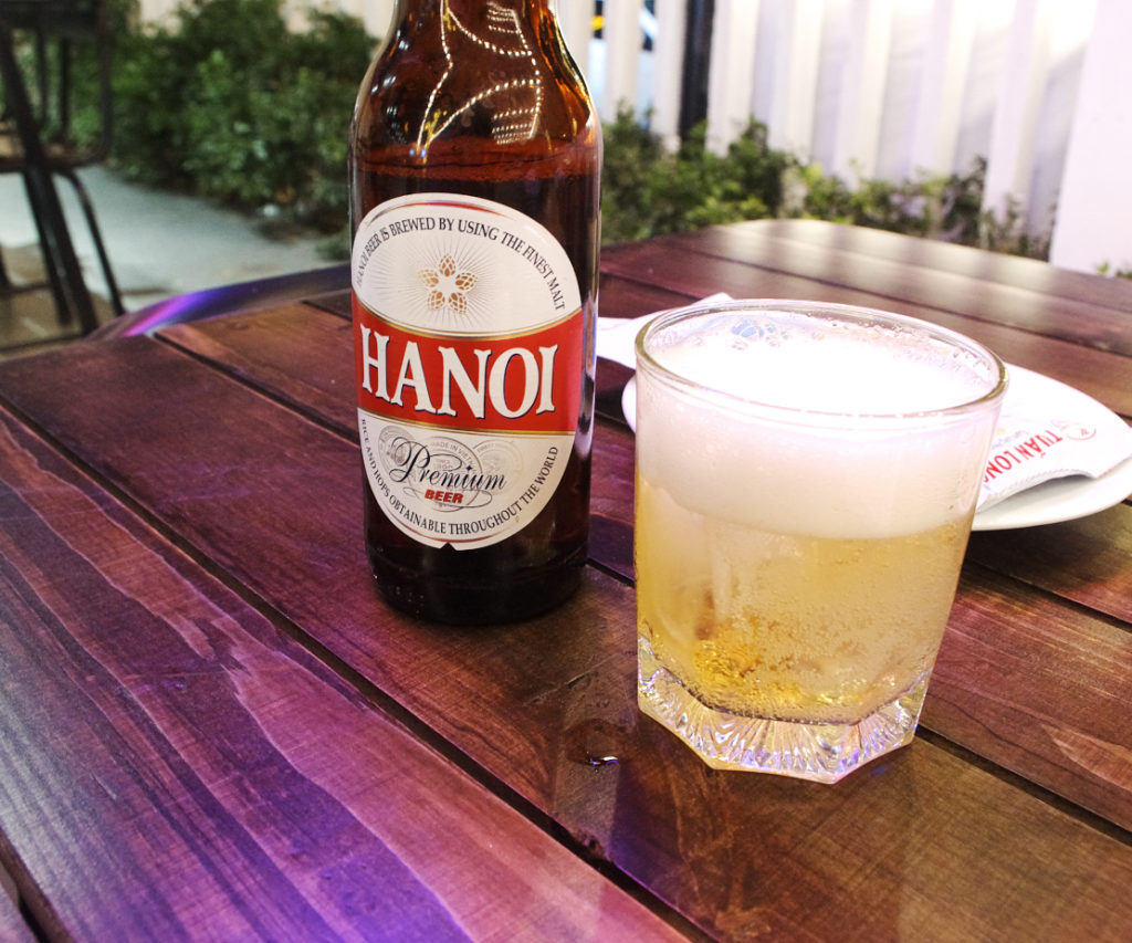ビアハノイの瓶ビールは良く冷えていた