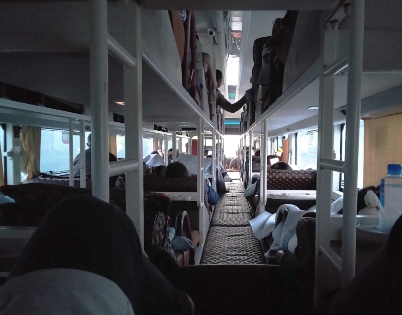 ベトナム独特の寝台バス
