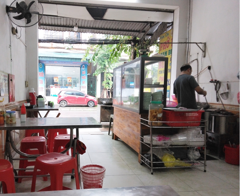 ベトナムの庶民食堂は気軽に利用できる